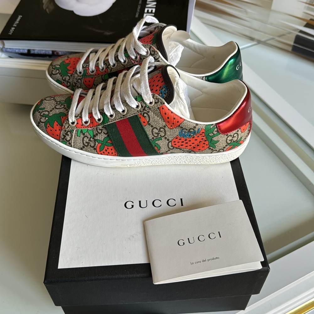 Gucci GG Supreme Monogram Canvas Logo Strawberries Print Ace Sneakers - Picture 7 of 7